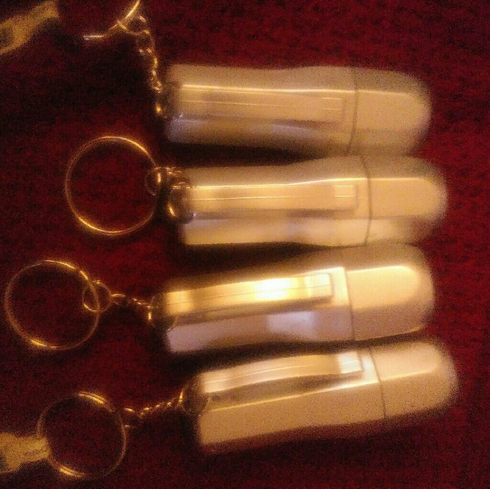 LED KEY CHAIN - Picture 2 of 2
